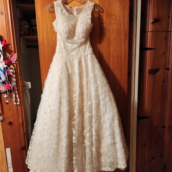 Wedding dress